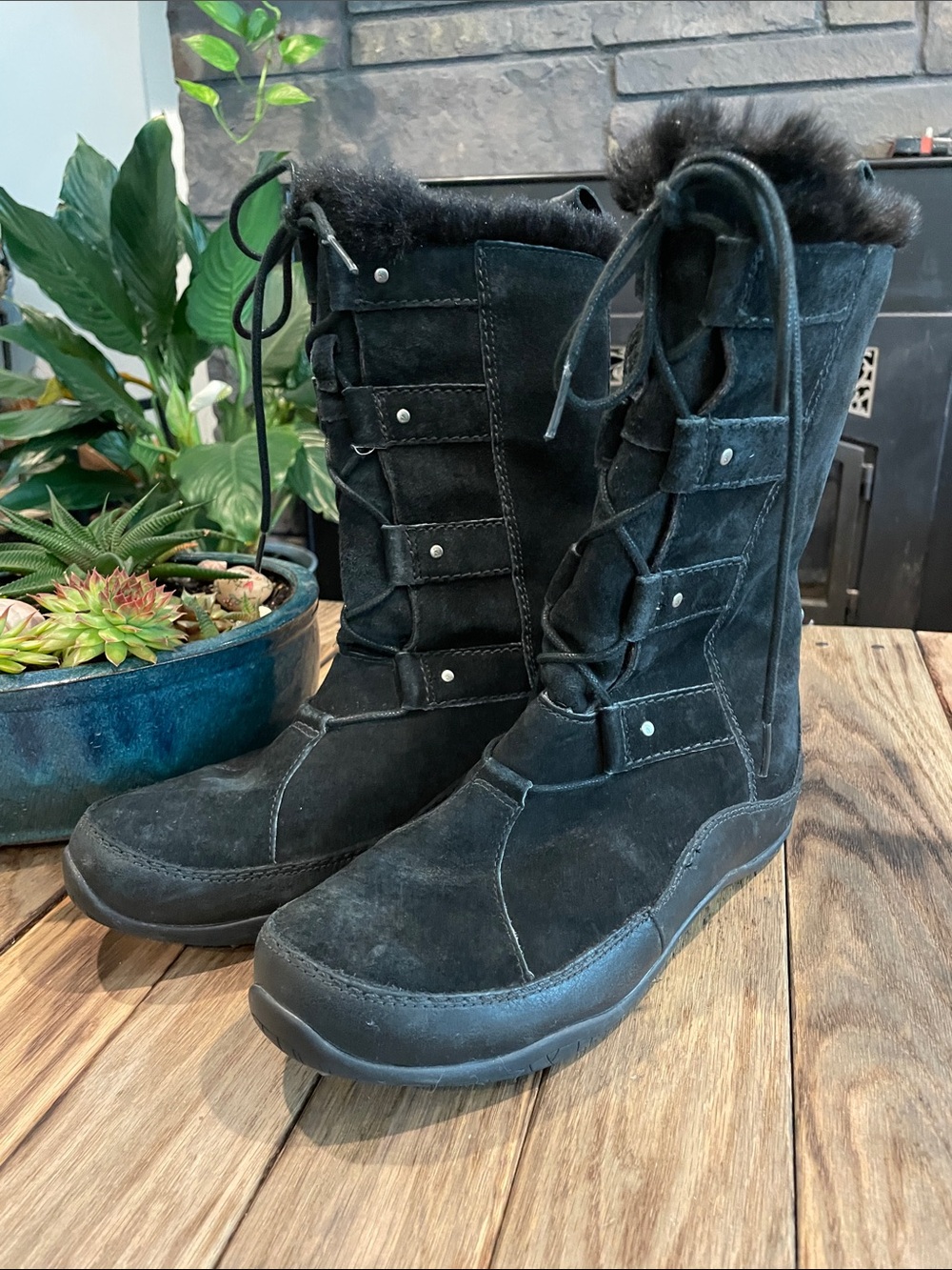 The North Face Abby III Black Suede Boots Size 8.5